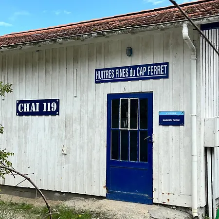 On Est Trop Bien Ici *