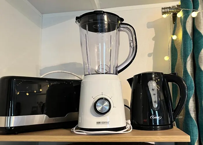 On Est Trop Bien Ici *